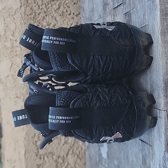 Under Armour Women's Clone Football Cleats - Picture 3 of 9